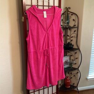 Sleeveless Hooded Zip-Front swimsuit coverup in Hot Pink